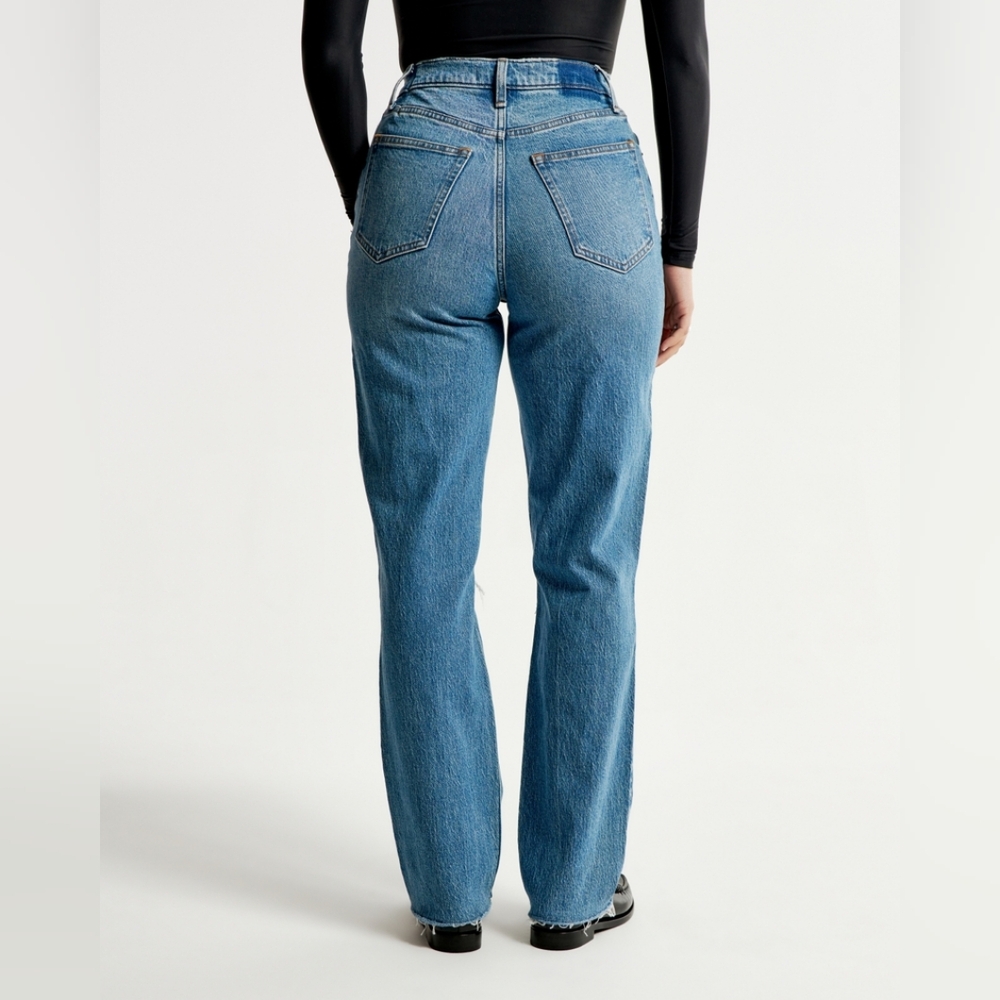Abercrombie Curve Love Ultra High Rise 90s Straight Jeans